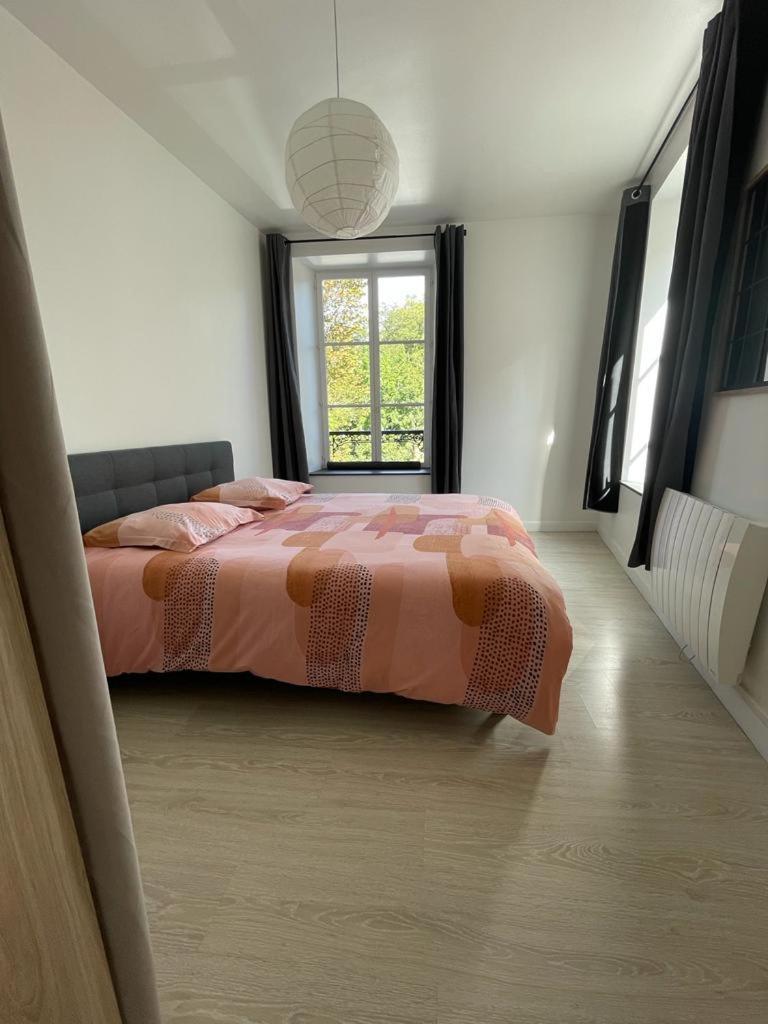 Appartement Le Petit Charcot Charleville-Mezieres Exterior photo