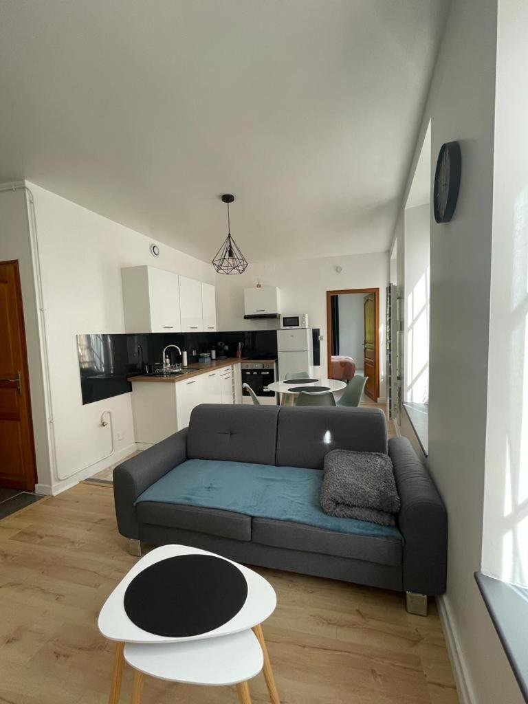 Appartement Le Petit Charcot Charleville-Mezieres Exterior photo