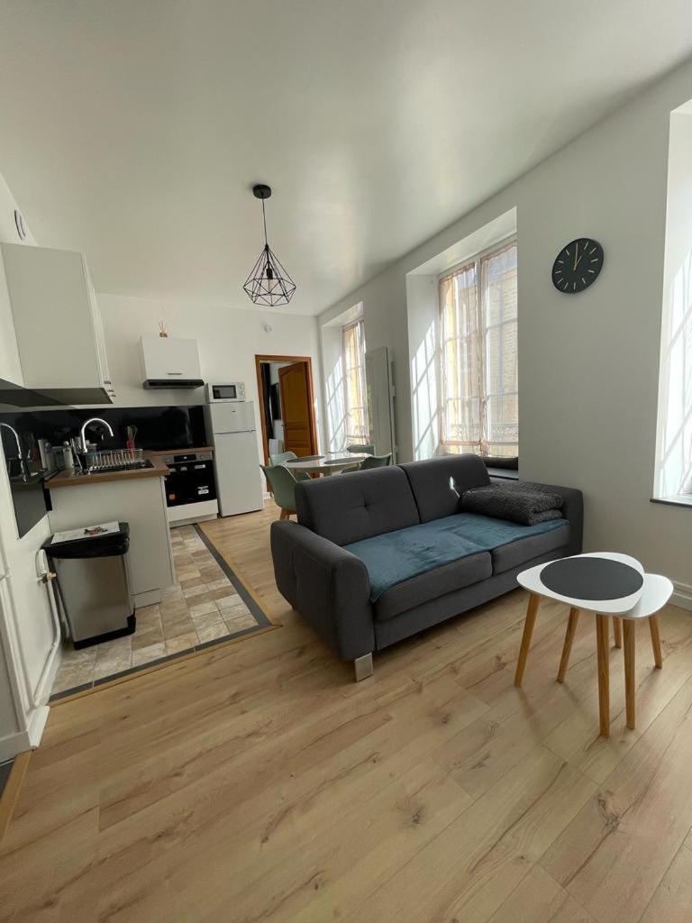 Appartement Le Petit Charcot Charleville-Mezieres Exterior photo