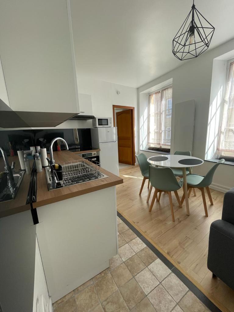 Appartement Le Petit Charcot Charleville-Mezieres Exterior photo